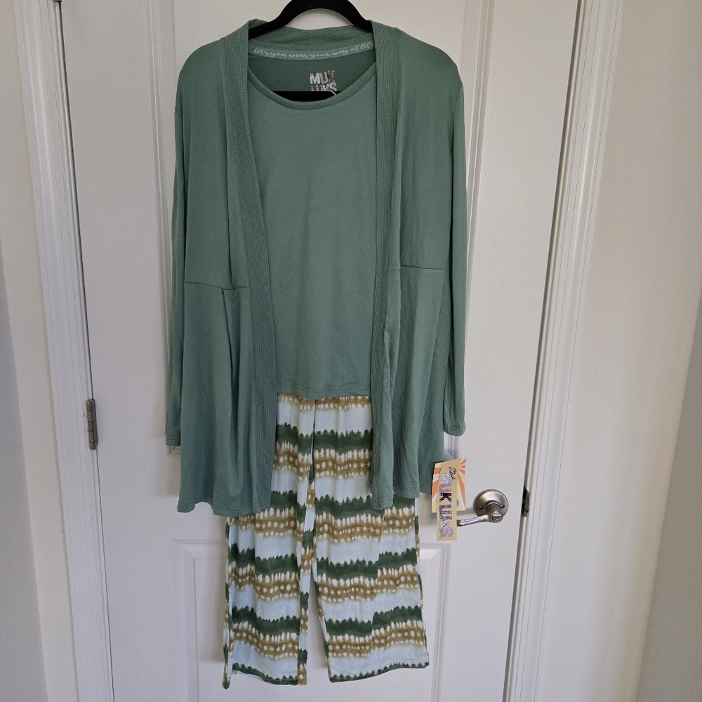 NWT - Muk Luks 3 Piece Pajamas Lounge Set Cloud Knit Top Pants Cardigan, Small